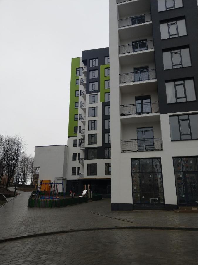 Апартаменти в новобудові вул.Є.Коновальця Ровно Экстерьер фото